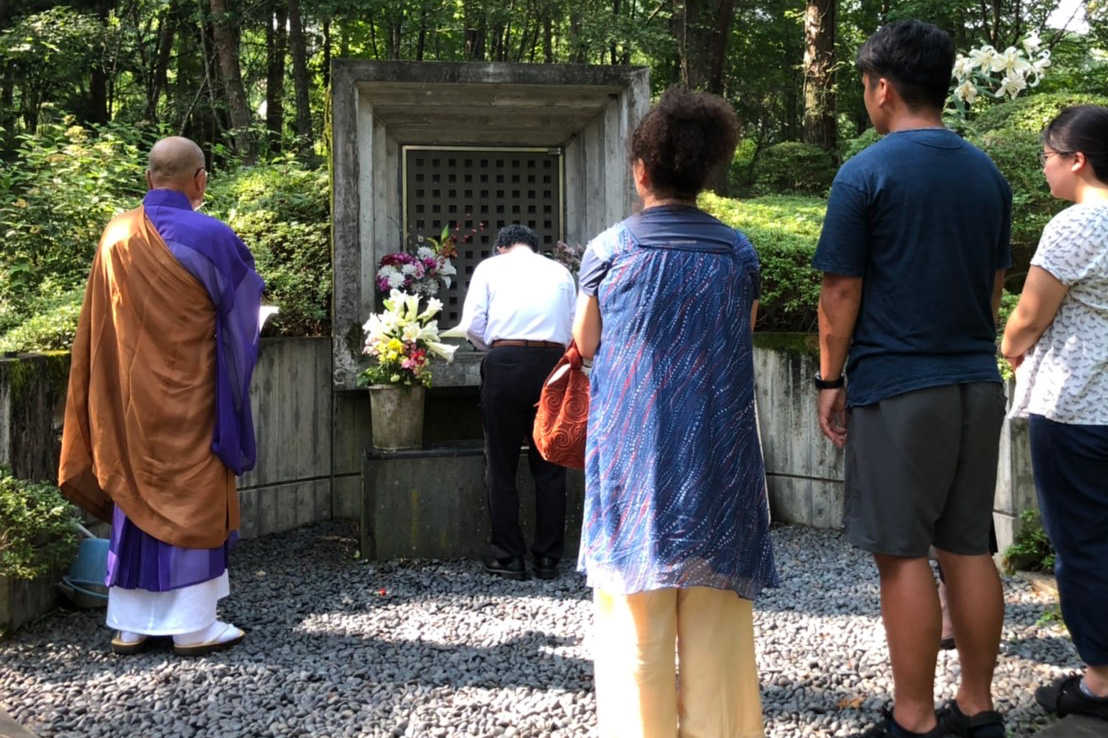 納骨式の様子